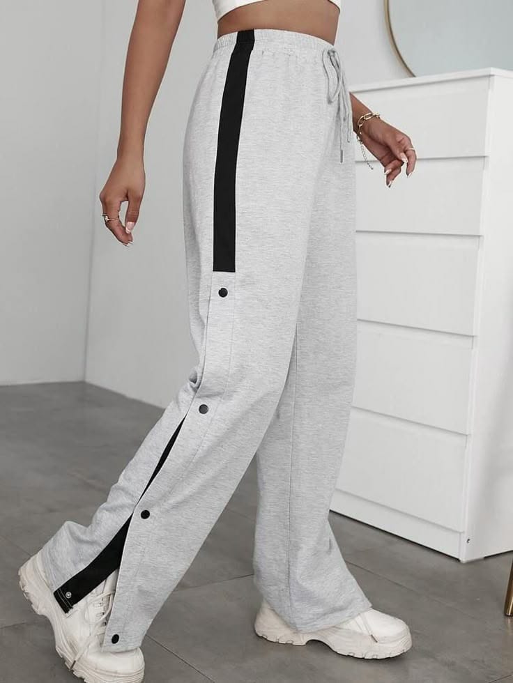Jogger gris con botones